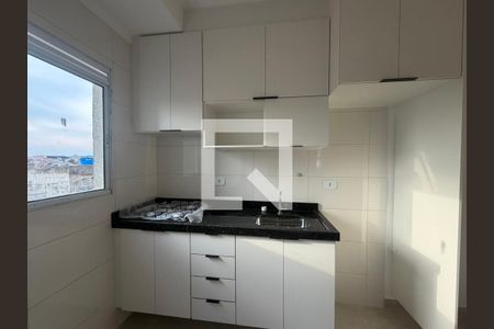 Cozinha de apartamento para alugar com 2 quartos, 53m² em Jardim Caguassu, São Paulo