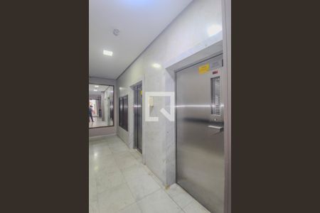 Hall de entrada de apartamento à venda com 2 quartos, 76m² em Petrópolis, Porto Alegre