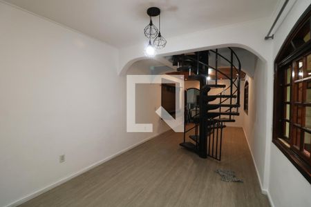 Sala de casa para alugar com 2 quartos, 140m² em Vila Cunha Bueno, São Paulo
