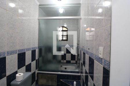 Banheiro da Suíte de casa para alugar com 2 quartos, 140m² em Vila Cunha Bueno, São Paulo