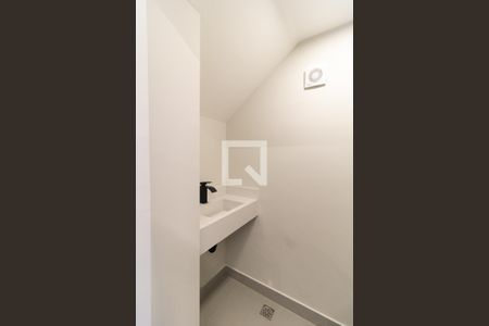 Lavabo de casa à venda com 3 quartos, 117m² em Vila Gumercindo, São Paulo