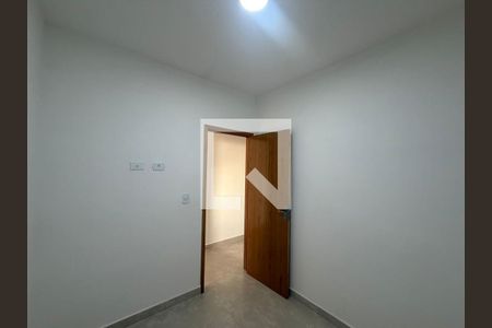 Quarto 2 de apartamento para alugar com 2 quartos, 64m² em Jardim Caguassu, São Paulo
