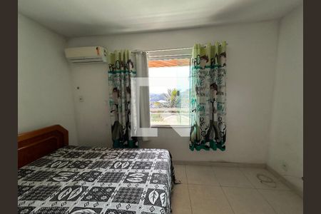 Quarto 1 de casa à venda com 4 quartos, 200m² em Vila Valqueire, Rio de Janeiro