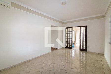 Casa para alugar com 3 quartos, 110m² em Vila Santa Isabel, Campinas