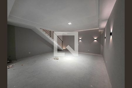 Casa à venda com 3 quartos, 165m² em Penha de França, São Paulo