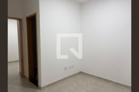 Quarto 1 de apartamento para alugar com 2 quartos, 56m² em Jardim Caguassu, São Paulo