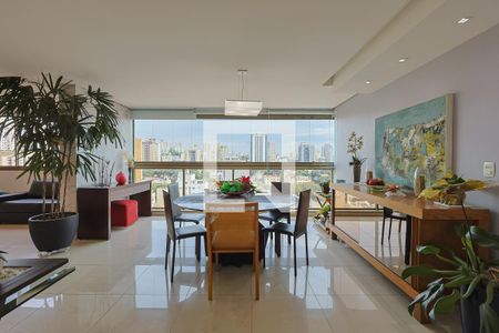 Apartamento à venda com 4 quartos, 164m² em Carmo, Belo Horizonte