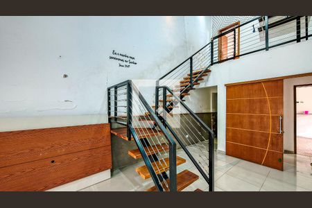 Sala de casa à venda com 3 quartos, 257m² em Vila Friburgo, São Paulo