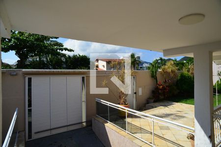 Vista Externa de casa de condomínio à venda com 5 quartos, 716m² em Barra da Tijuca, Rio de Janeiro