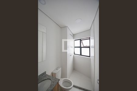 Banheiro de kitnet/studio para alugar com 1 quarto, 24m² em Rudge Ramos, São Bernardo do Campo