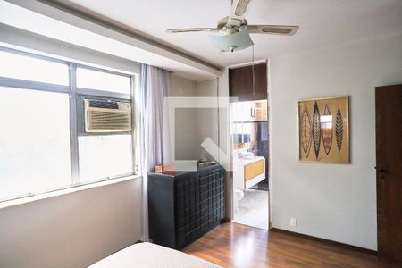 Suíte de apartamento para alugar com 4 quartos, 253m² em Santo Agostinho, Belo Horizonte