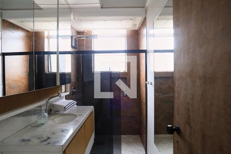 Banheiro da Suíte de apartamento para alugar com 4 quartos, 253m² em Santo Agostinho, Belo Horizonte