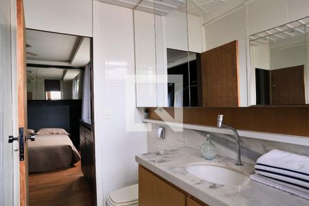 Banheiro da Suíte de apartamento para alugar com 4 quartos, 253m² em Santo Agostinho, Belo Horizonte
