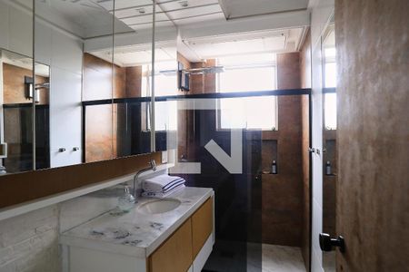 Banheiro da Suíte de apartamento para alugar com 4 quartos, 253m² em Santo Agostinho, Belo Horizonte