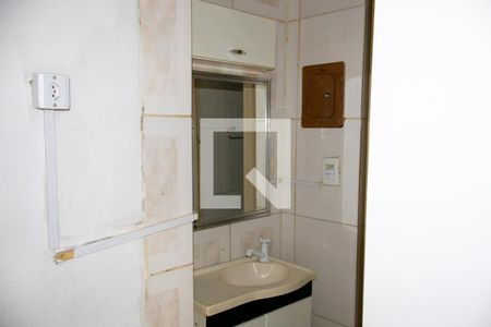Banheiro - torneira de apartamento para alugar com 1 quarto, 38m² em Conjunto Habitacional Presidente Castelo Branco, Carapicuíba