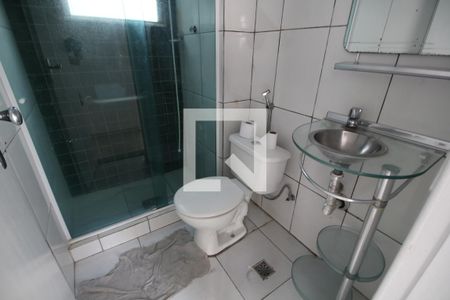 Banheiro de apartamento para alugar com 2 quartos, 48m² em Taquara, Rio de Janeiro