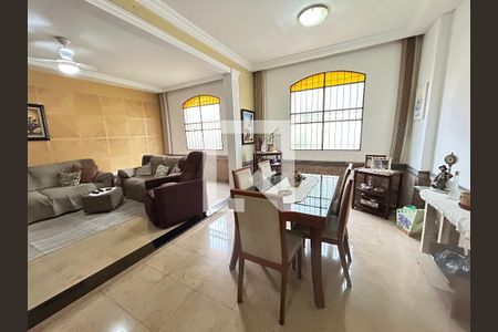 Casa à venda com 6 quartos, 341m² em Vila Valqueire, Rio de Janeiro