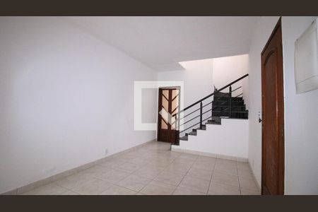 Casa à venda com 2 quartos, 220m² em Quinta da Paineira, São Paulo