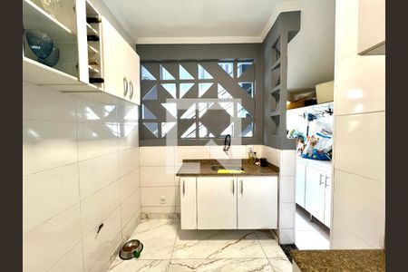 Cozinha de apartamento à venda com 3 quartos, 130m² em Santa Rosa, Belo Horizonte