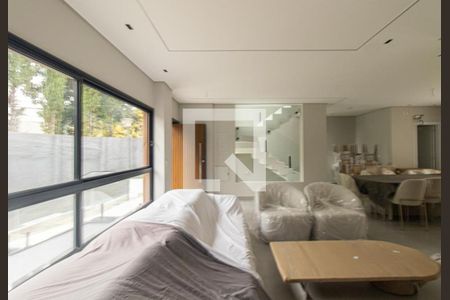 Sala de casa de condomínio à venda com 3 quartos, 248m² em Uberaba, Curitiba