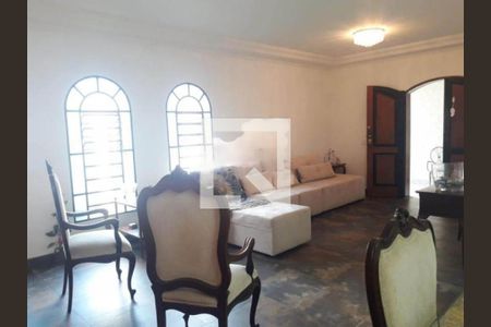 Casa à venda com 3 quartos, 300m² em Jardim Luanda, São Paulo