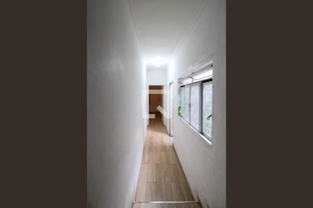 Corredor  de casa à venda com 3 quartos, 90m² em Jardim Olinda, São Paulo