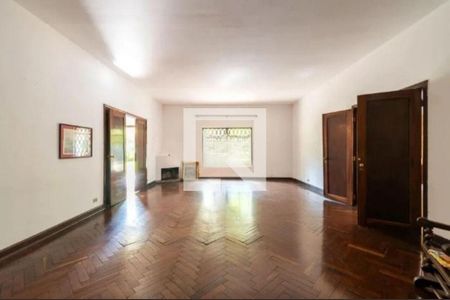 Casa à venda com 4 quartos, 420m² em Jardim Luzitania, São Paulo