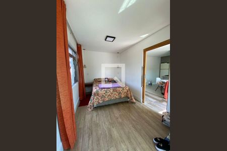 Casa à venda com 4 quartos, 250m² em Jardim Guarani, São Paulo