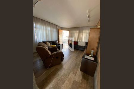 Casa à venda com 4 quartos, 250m² em Jardim Guarani, São Paulo