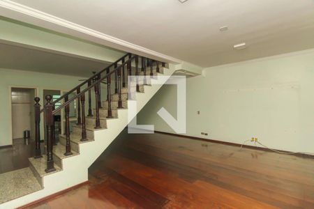 Sala de casa para alugar com 5 quartos, 212m² em Vila Ema, São Paulo