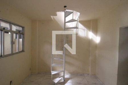 Sala de casa para alugar com 1 quarto, 90m² em Santos Dumont, Nilópolis