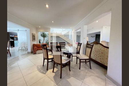 Sala de casa à venda com 5 quartos, 650m² em Parque dos Principes, São Paulo