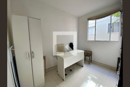 Quarto 2 de apartamento para alugar com 2 quartos, 42m² em Pedreira, Betim