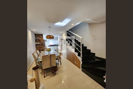 Casa à venda com 3 quartos, 110m² em Jardim Sabara, São Paulo