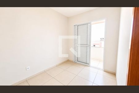 Sala de apartamento para alugar com 2 quartos, 56m² em Santa Mônica, Uberlândia