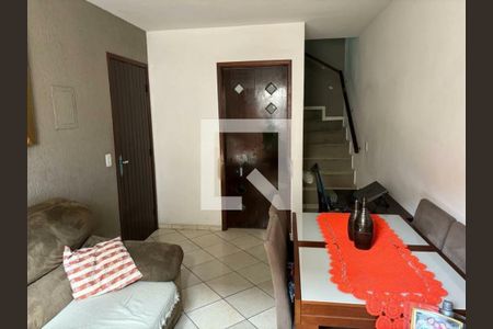 Casa à venda com 2 quartos, 55m² em Vila Inglesa, São Paulo