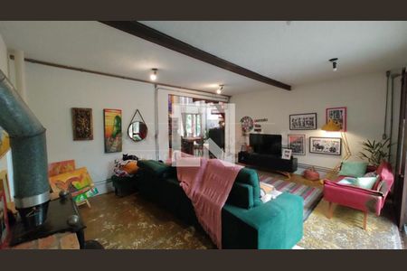 Casa à venda com 4 quartos, 550m² em Interlagos, São Paulo