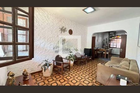Casa à venda com 4 quartos, 244m² em Ouro Preto, Belo Horizonte