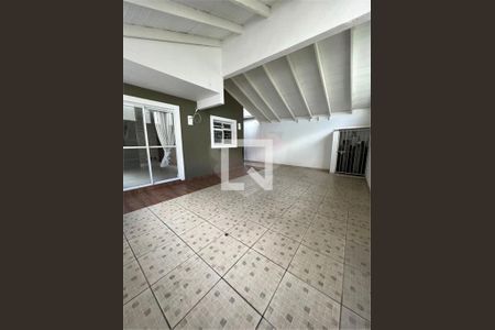 Casa à venda com 3 quartos, 127m² em Guaíra, Curitiba