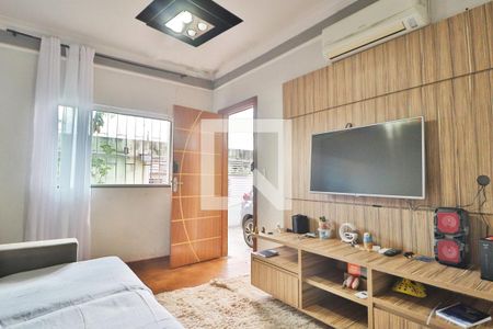 Sala de casa para alugar com 4 quartos, 200m² em Santa Mônica, Uberlândia