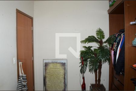 Quarto 1 de apartamento para alugar com 2 quartos, 45m² em Capitão Eduardo, Belo Horizonte
