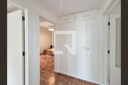 Corredor de apartamento à venda com 3 quartos, 125m² em Vila Olímpia, São Paulo