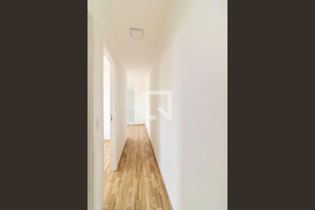 Corredor de apartamento para alugar com 2 quartos, 49m² em Rocha Miranda, Rio de Janeiro