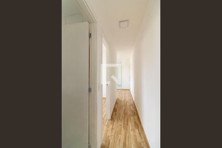 Corredor de apartamento para alugar com 2 quartos, 49m² em Rocha Miranda, Rio de Janeiro