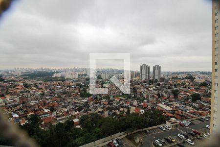 Vista Quarto 1 de apartamento para alugar com 3 quartos, 73m² em Jardim Henriqueta, Taboão da Serra