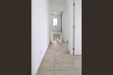 Corredor  de apartamento para alugar com 3 quartos, 73m² em Jardim Henriqueta, Taboão da Serra