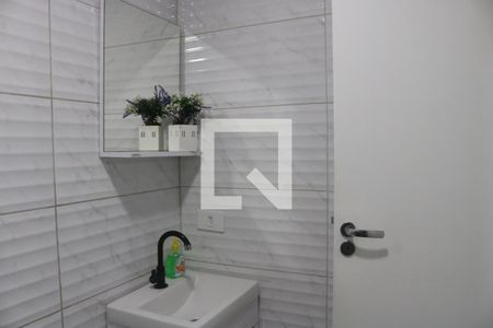 Banheiro de kitnet/studio para alugar com 1 quarto, 25m² em Lapa, São Paulo