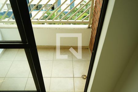 Sacada de apartamento à venda com 3 quartos, 70m² em Vila Gomes Cardim, São Paulo