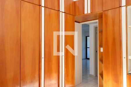 Quarto 2 de apartamento para alugar com 2 quartos, 98m² em C Azul, Salvador