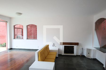 Casa para alugar com 4 quartos, 428m² em Interlagos, São Paulo